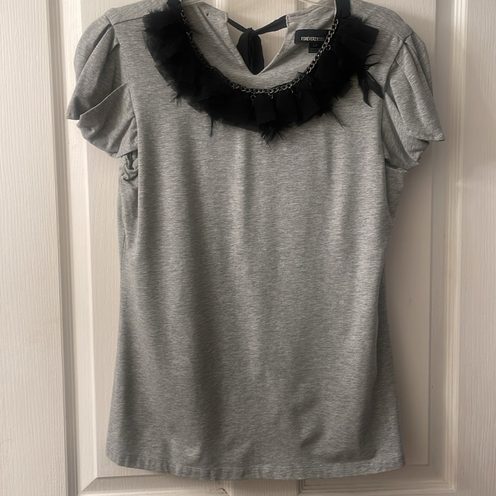 Forever 21 grey shortsleeved feather and chain  bib collar tee size large